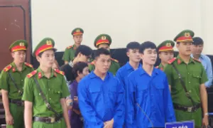 Bà mẹ cùng 5 con chạy trốn, giấu thân phận suốt 3 năm Bà mẹ cùng 5 con chạy trốn, giấu thân phận suốt 3 năm