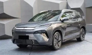 BYD công bố sạc siêu nhanh 5 phút đi 400 km BYD công bố sạc siêu nhanh 5 phút đi 400 km
