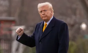 Tài sản ông Trump tăng gấp đôi sau một năm Tài sản ông Trump tăng gấp đôi sau một năm
