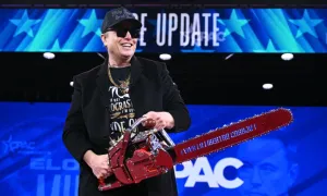 Elon Musk bất đồng với cố vấn của ông Trump về thương mại Elon Musk bất đồng với cố vấn của ông Trump về thương mại