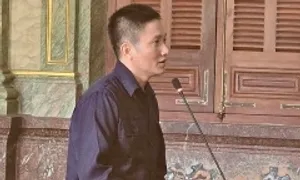 Cựu cảnh sát hình sự 'vòi' 100 triệu đồng của người vi phạm Cựu cảnh sát hình sự 'vòi' 100 triệu đồng của người vi phạm