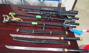 13 người bị bắt sau trận truy sát gây náo loạn ở Nghệ An 13 người bị bắt sau trận truy sát gây náo loạn ở Nghệ An