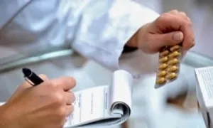 Người bệnh tin '3 đồng thuốc, 7 đồng thực phẩm chức năng' Người bệnh tin '3 đồng thuốc, 7 đồng thực phẩm chức năng'