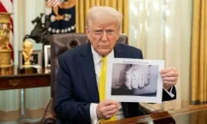 Ông Trump đăng ảnh 'hình xăm băng đảng' của người bị trục xuất nhầm Ông Trump đăng ảnh 'hình xăm băng đảng' của người bị trục xuất nhầm
