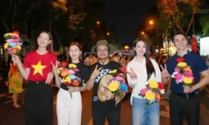 Dàn sao tập diễu hành cho lễ 30/4