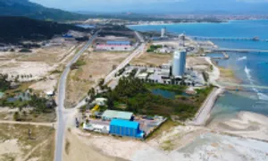 Mở rộng đường nối cao tốc vào Khu kinh tế Vân Phong lên 6 làn Mở rộng đường nối cao tốc vào Khu kinh tế Vân Phong lên 6 làn
