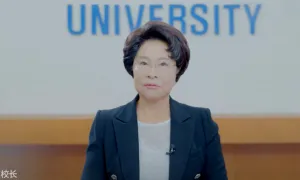 Nữ hiệu trưởng 93 tuổi gây sốt với vẻ ngoài trẻ trung