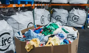 Công ty Mỹ xây nhà máy tái chế polyester và cotton đầu tiên trên thế giới
