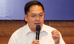 Ông Hoàng Nam Tiến qua đời
