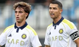 Ronaldo lỡ cơ hội vì tranh sút với Felix