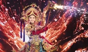Yến Nhi diễn trang phục cảm hứng từ múa rối nước Yến Nhi diễn trang phục cảm hứng từ múa rối nước