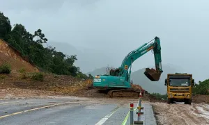 Cao tốc, đường Hồ Chí Minh qua miền Trung tiếp tục sạt lở