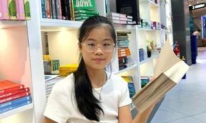 Cô bé 10 tuổi đạt 8.5 IELTS trong lần thi đầu tiên